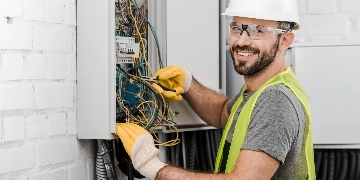 How to Become an Electrician in Delaware