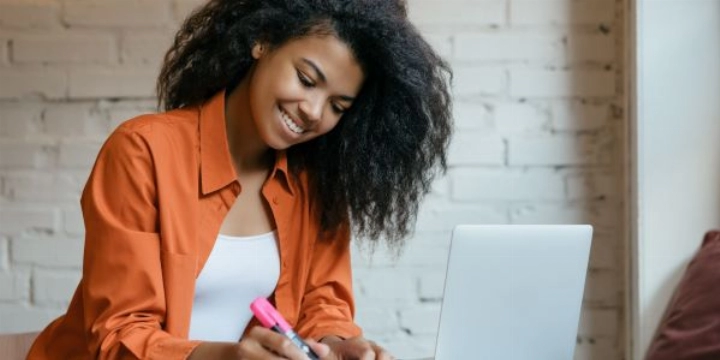 Benefits of Taking an Online Exam Prep Course vs. In-Person